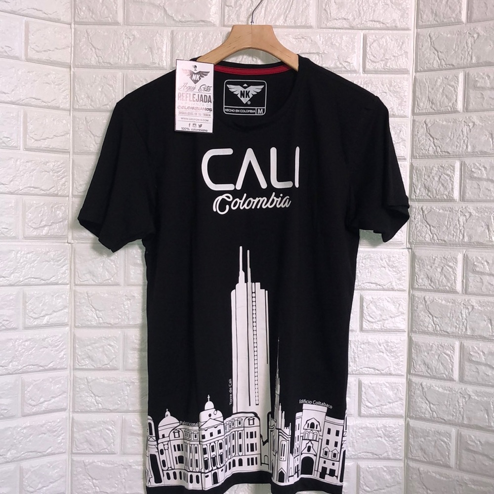 Travel Columbia tee shirt COLOMBIA Tshirt‎ new with tag size M